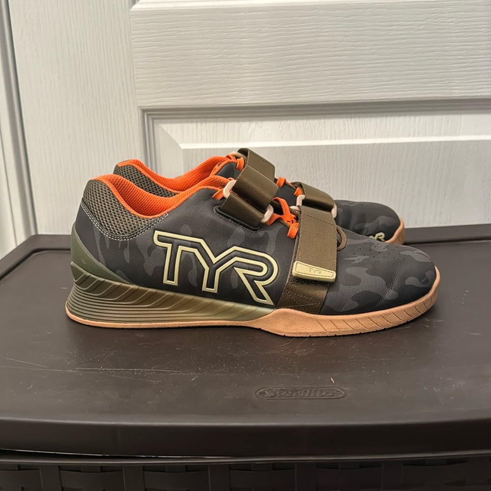 TYR L-1 Camo Lifters